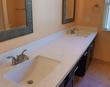 300 N Bullmoose Drive - Photo Thumbnail 6