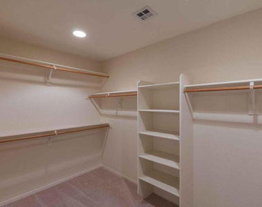 300 N Bullmoose Drive - Photo Thumbnail 10