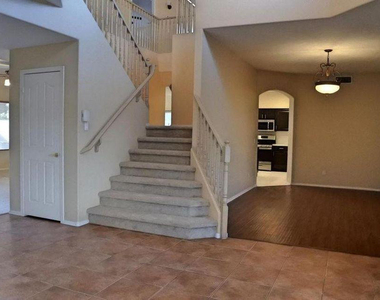 300 N Bullmoose Drive - Photo Thumbnail 3