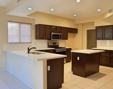 300 N Bullmoose Drive - Photo Thumbnail 12