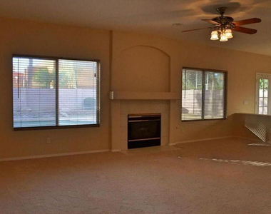 300 N Bullmoose Drive - Photo Thumbnail 5