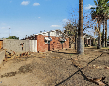 2309 N Dayton Street - Photo Thumbnail 3