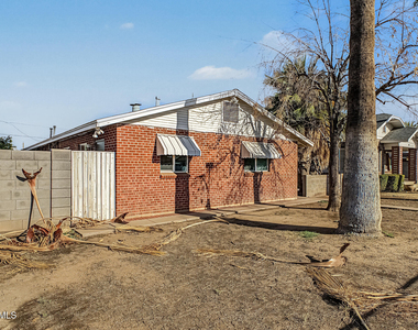 2309 N Dayton Street - Photo Thumbnail 2