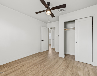 2309 N Dayton Street - Photo Thumbnail 25