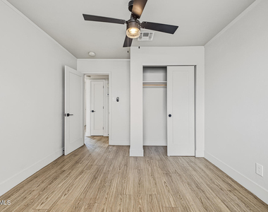 2309 N Dayton Street - Photo Thumbnail 26