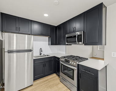 2309 N Dayton Street - Photo Thumbnail 21