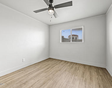 2309 N Dayton Street - Photo Thumbnail 24