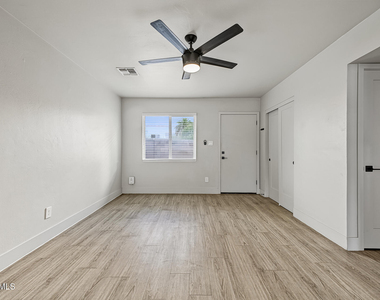 2309 N Dayton Street - Photo Thumbnail 12