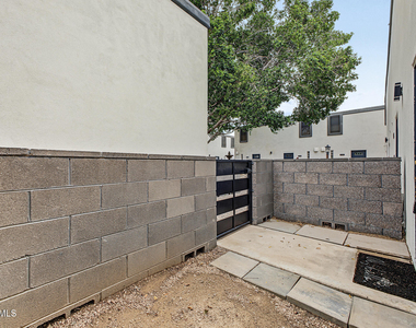 7325 E Belleview Street - Photo Thumbnail 24