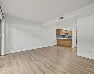 7325 E Belleview Street - Photo Thumbnail 4