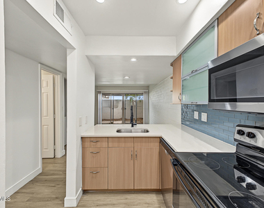 7325 E Belleview Street - Photo Thumbnail 8
