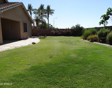 1350 E Indigo Drive - Photo Thumbnail 27