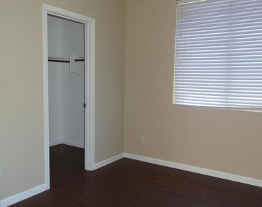 1350 E Indigo Drive - Photo Thumbnail 22