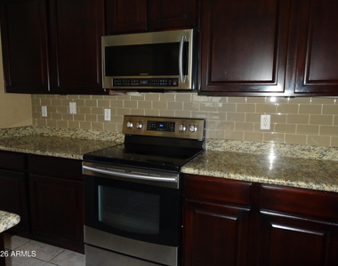 1350 E Indigo Drive - Photo Thumbnail 14