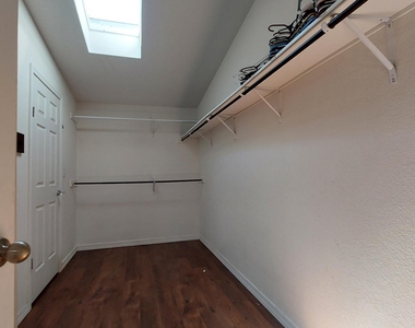 43828 N 12th Street - Photo Thumbnail 9