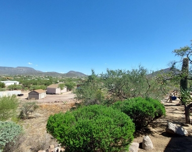 43828 N 12th Street - Photo Thumbnail 2