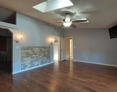 43828 N 12th Street - Photo Thumbnail 11