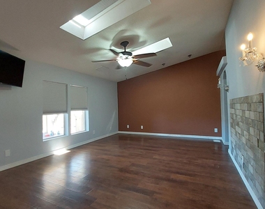 43828 N 12th Street - Photo Thumbnail 8