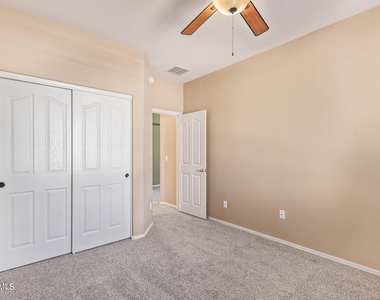 11826 N 146th Avenue - Photo Thumbnail 21