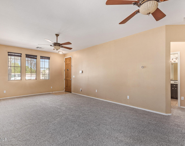 11826 N 146th Avenue - Photo Thumbnail 5