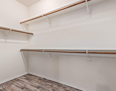 11826 N 146th Avenue - Photo Thumbnail 19