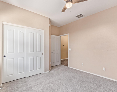 11826 N 146th Avenue - Photo Thumbnail 24