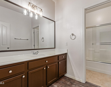 11826 N 146th Avenue - Photo Thumbnail 25