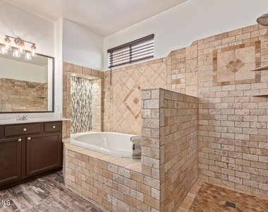 11826 N 146th Avenue - Photo Thumbnail 18