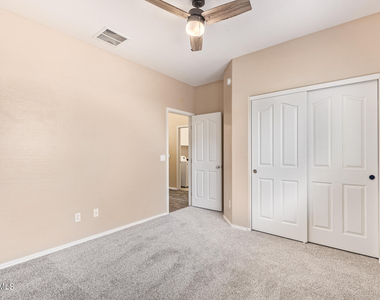11826 N 146th Avenue - Photo Thumbnail 28