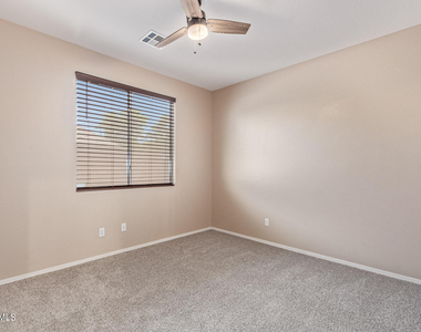 11826 N 146th Avenue - Photo Thumbnail 27