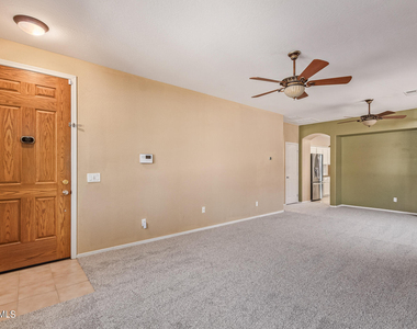 11826 N 146th Avenue - Photo Thumbnail 3