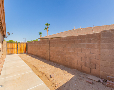 11826 N 146th Avenue - Photo Thumbnail 34