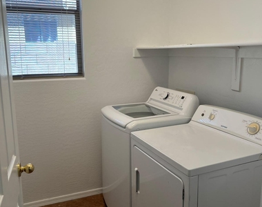 12732 W Glenrosa Drive - Photo Thumbnail 13