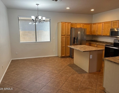12732 W Glenrosa Drive - Photo Thumbnail 6
