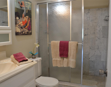 6201 Bay Club Drive - Photo Thumbnail 6