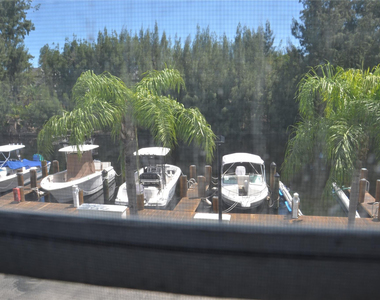 6201 Bay Club Drive - Photo Thumbnail 13