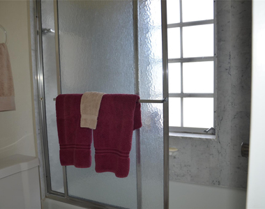 6201 Bay Club Drive - Photo Thumbnail 12
