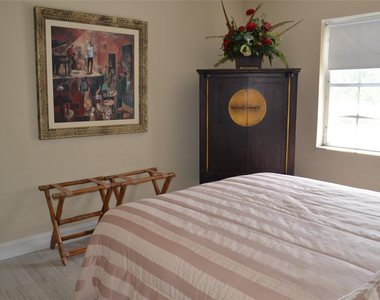 6201 Bay Club Drive - Photo Thumbnail 8