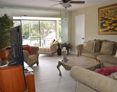 6201 Bay Club Drive - Photo Thumbnail 2