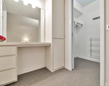 9956 W Willow Point - Photo Thumbnail 8