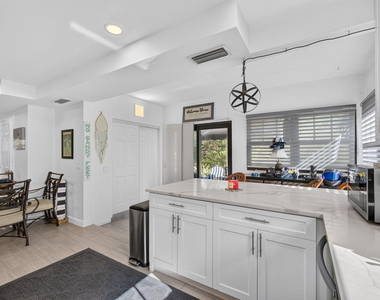 423 49th Street - Photo Thumbnail 12