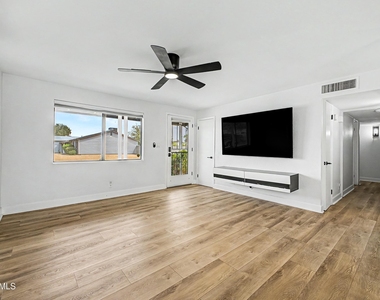 4101 E Calavar Road - Photo Thumbnail 5