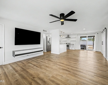 4101 E Calavar Road - Photo Thumbnail 6