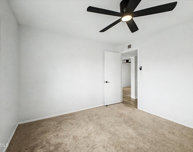4101 E Calavar Road - Photo Thumbnail 15