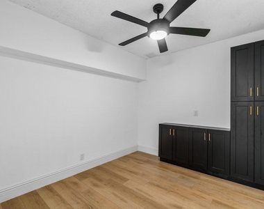 4593 Ellwood Drive - Photo Thumbnail 25