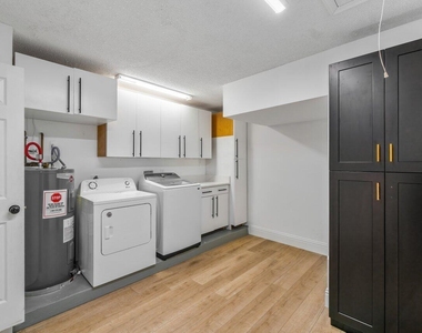 4593 Ellwood Drive - Photo Thumbnail 26