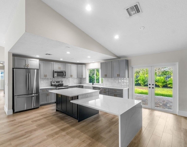 4593 Ellwood Drive - Photo Thumbnail 5