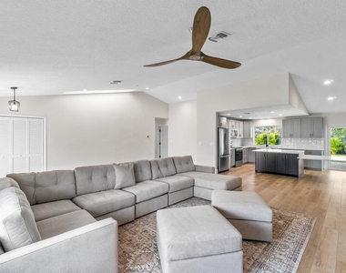 4593 Ellwood Drive - Photo Thumbnail 4