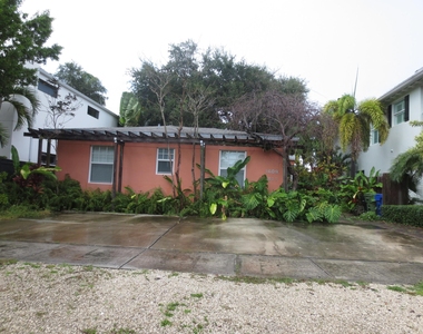 1609 Ne 4th Court - Photo Thumbnail 14