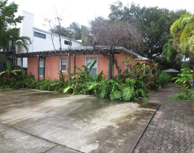 1609 Ne 4th Court - Photo Thumbnail 12